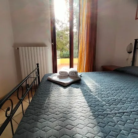 Ferienwohnung Borgo Antico San Felice del Benaco Exterior foto