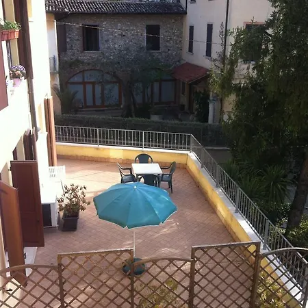 Ferienwohnung Borgo Antico San Felice del Benaco Exterior foto