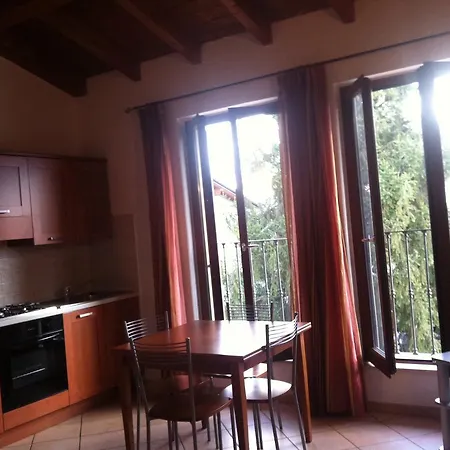 Ferienwohnung Borgo Antico San Felice del Benaco Exterior foto